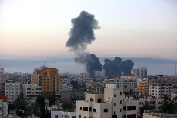 Izrael zaútočil na Pásmo Gazy, silné exploze otřásaly budovami