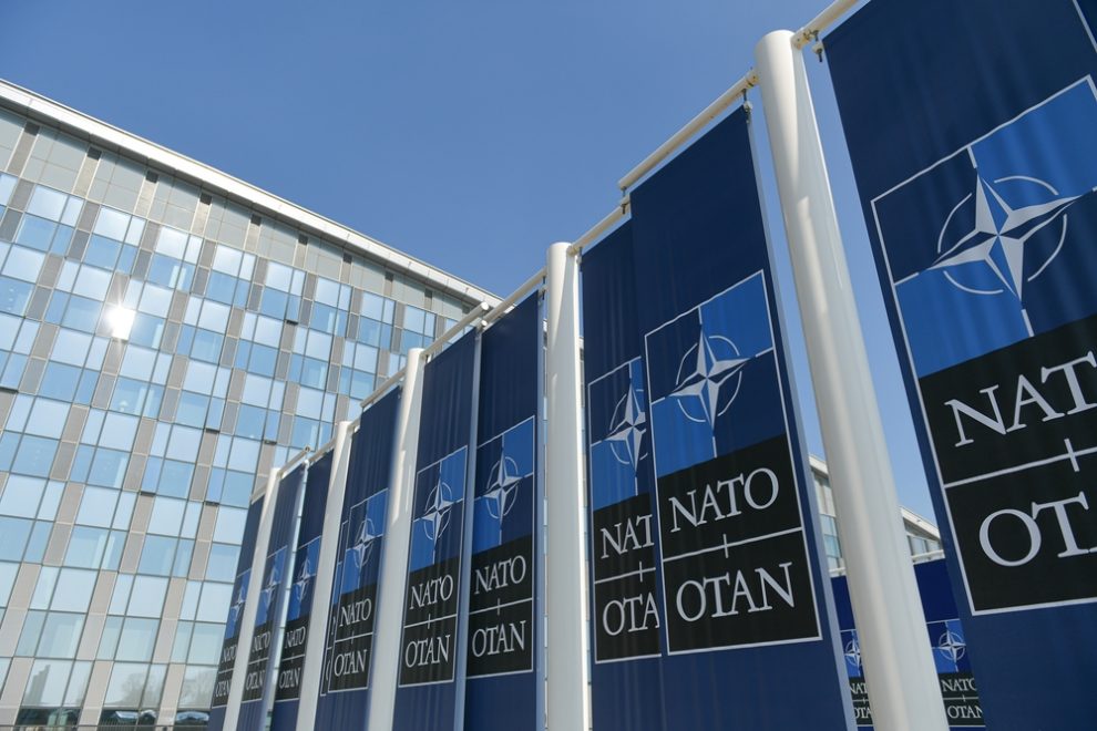 Lipavský jednal se šéfem NATO. Rusko by nemělo šířit jaderné zbraně do Běloruska, řekl
