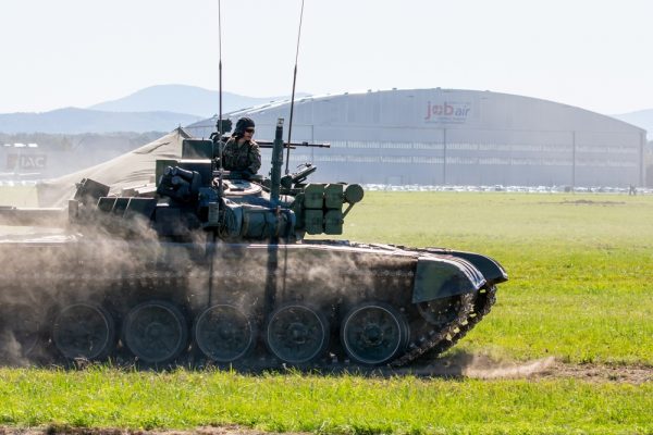 Česko již předalo Ukrajině 37 modernizovaných tanků T-72 a chystá další