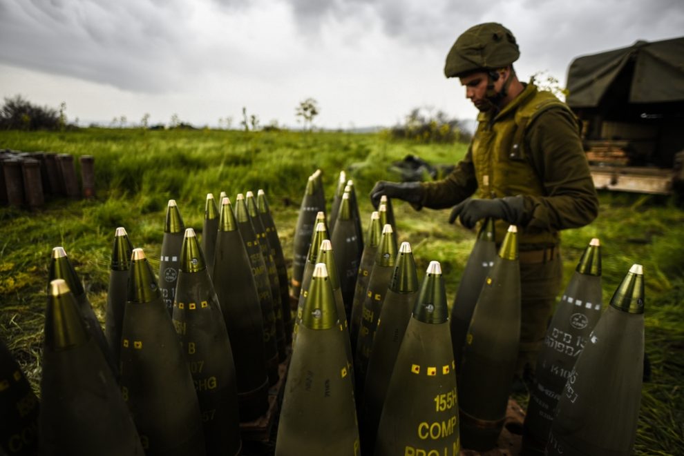 Evropská komise chce dát 500 milionů eur na výrobu munice kvůli Ukrajině