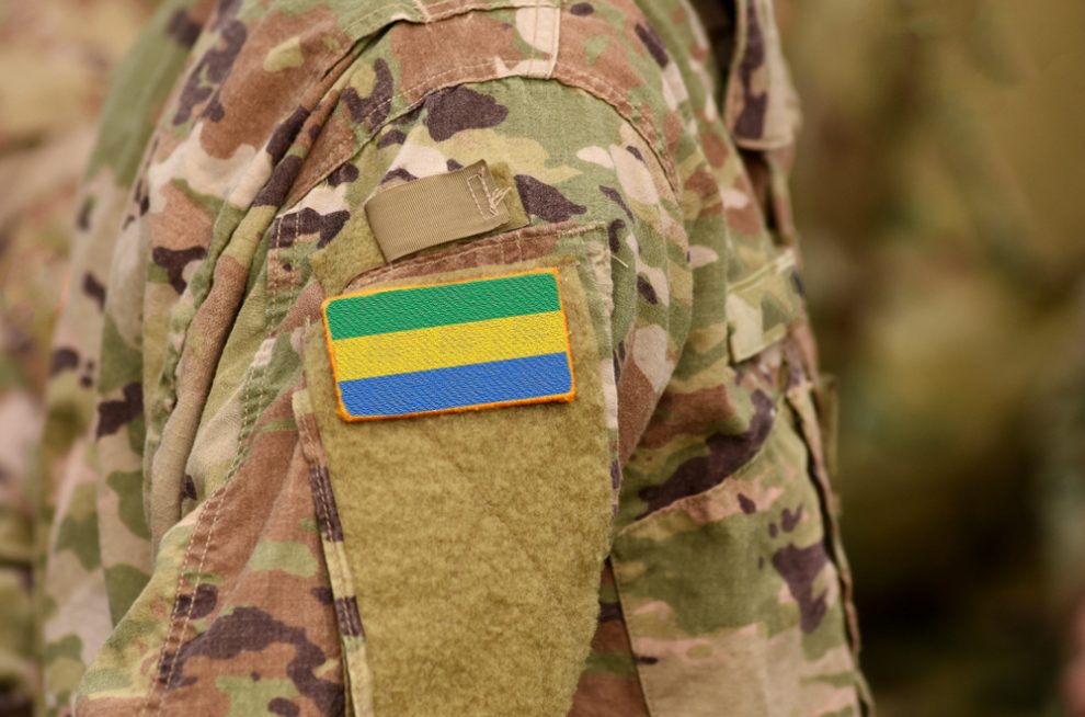 Důstojníci v Gabonu oznámili, že převzali moc. Anulovali volby a uzavřeli hranice